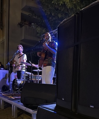 Serata con musica dal vivo e aperitivi